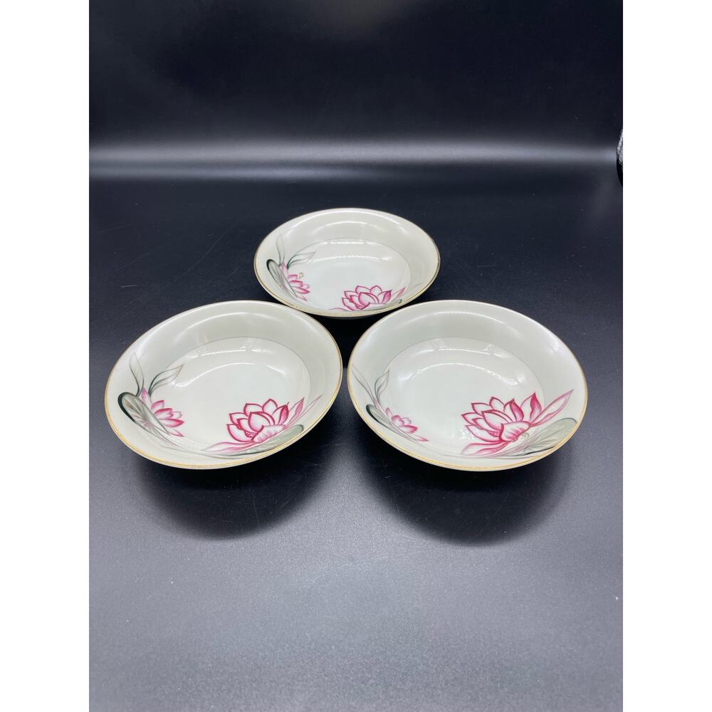 Meito Ivory China Set of 3 Dessert Bowls Lotus Made in Japan